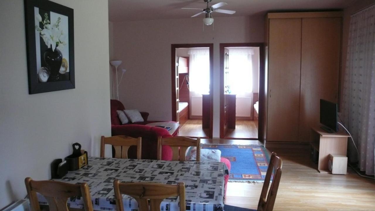 Nyarido Apartman Apartment Alsoors Exterior photo
